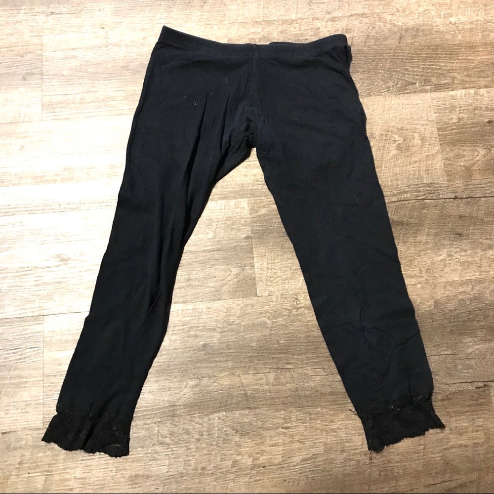 Lightweight Cropped Leggings with Lace Hem